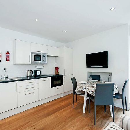 The Apartment, 24 West End Terrace, Winchester Luaran gambar