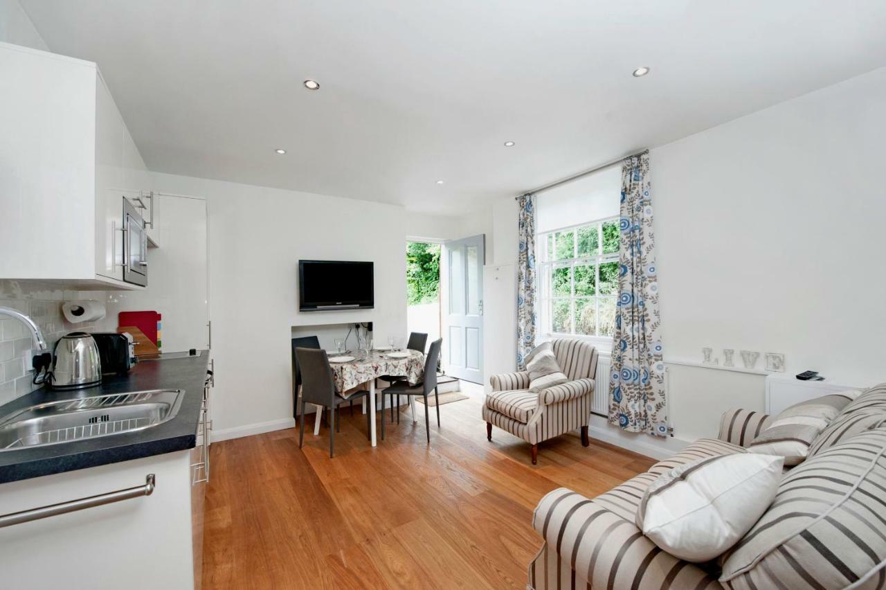 The Apartment, 24 West End Terrace, Winchester Luaran gambar